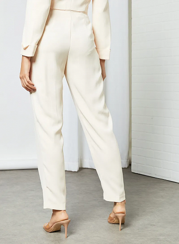 Брюки с высокой талией Брюки с высокой талией